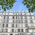 Chic Apartment Near Arc De Triomphe