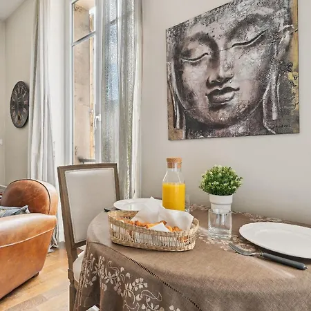 Chic Apartment Near Arc De Triomphe Apartment Paris