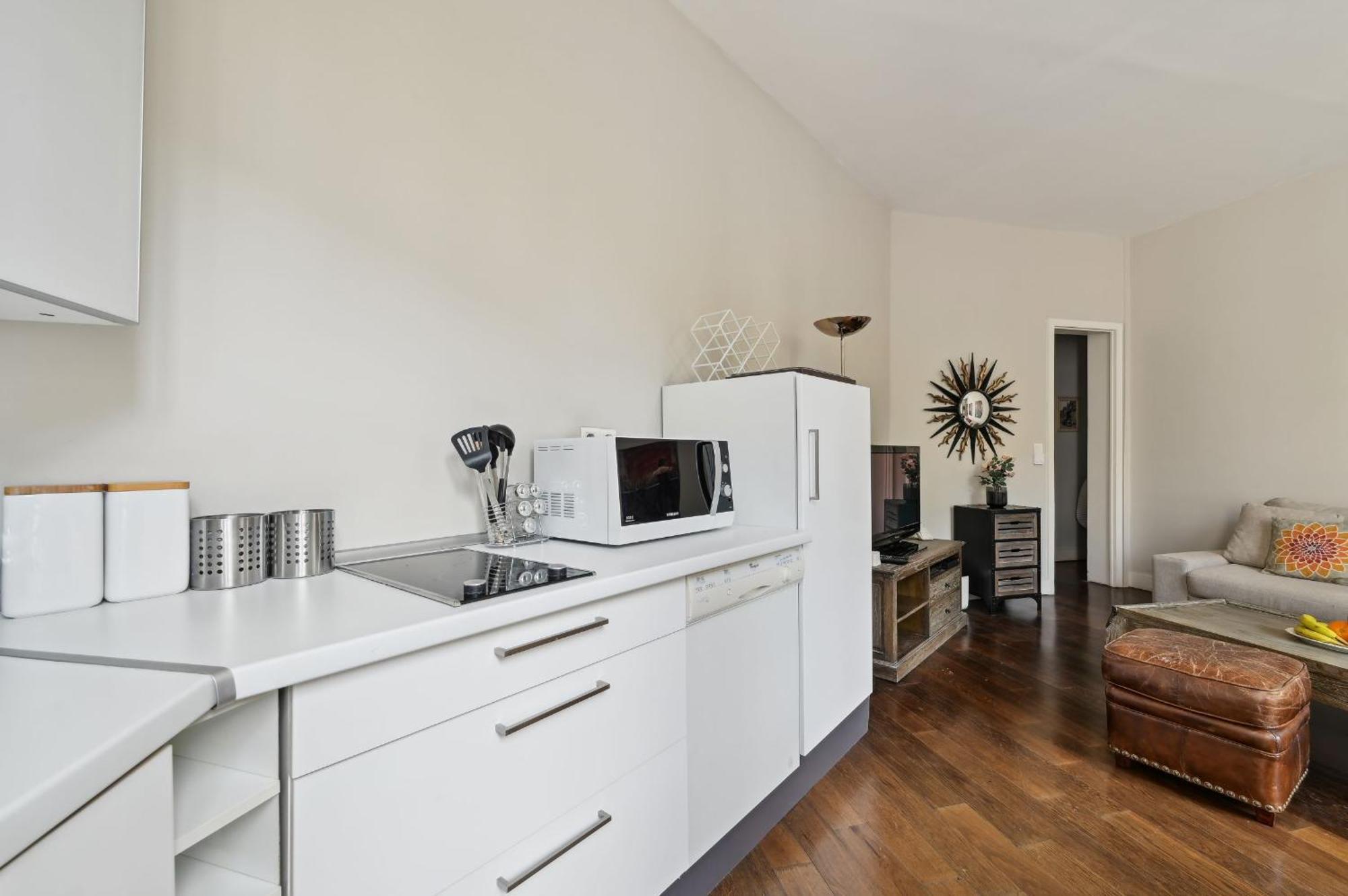 Chic Apartment Near Arc De Triomphe * Paris