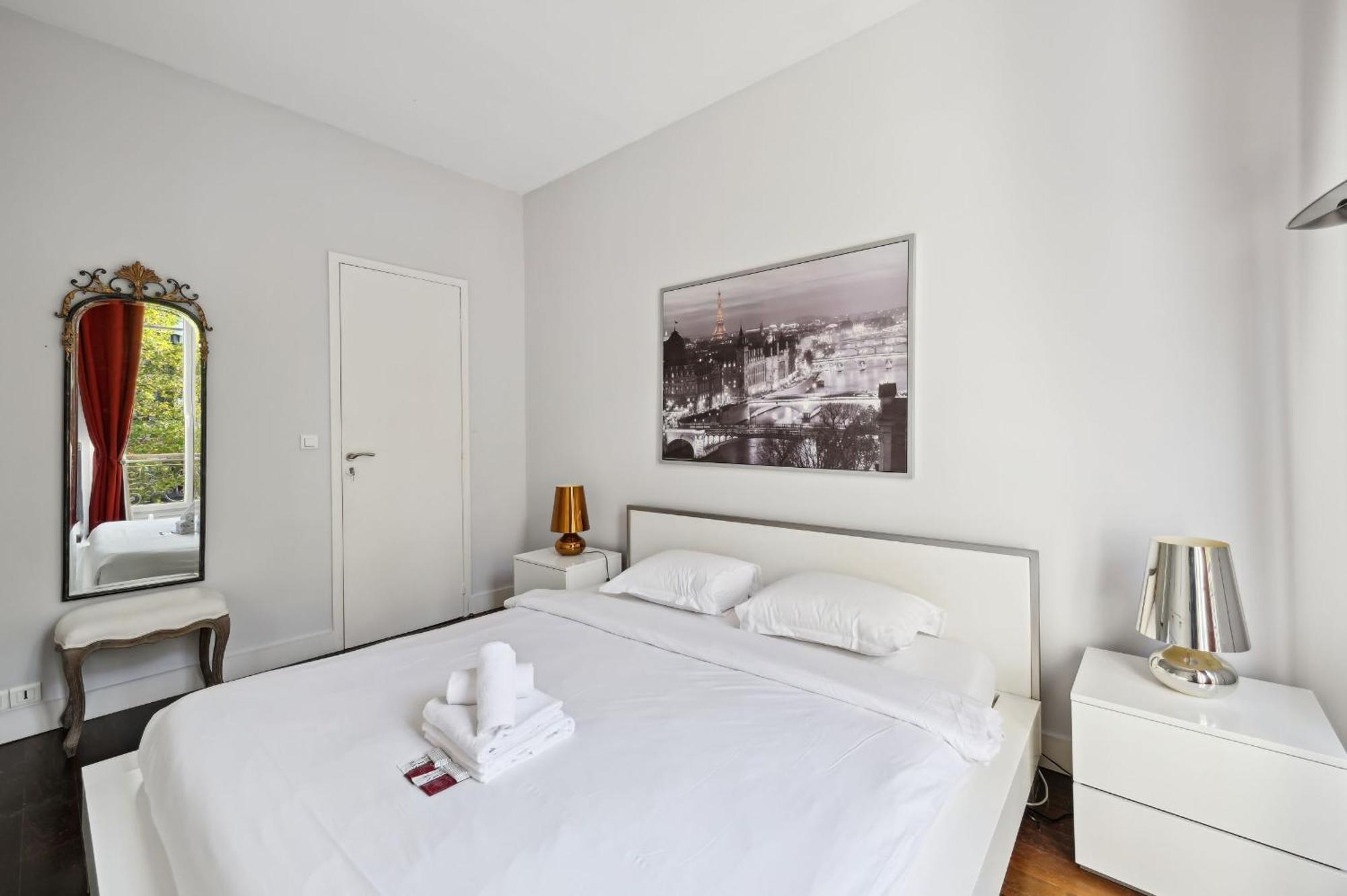 Chic Apartment Near Arc De Triomphe Apartment Paris