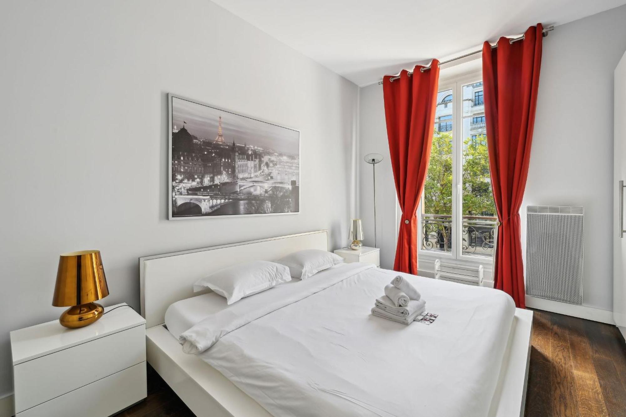 Chic Apartment Near Arc De Triomphe Apartment *