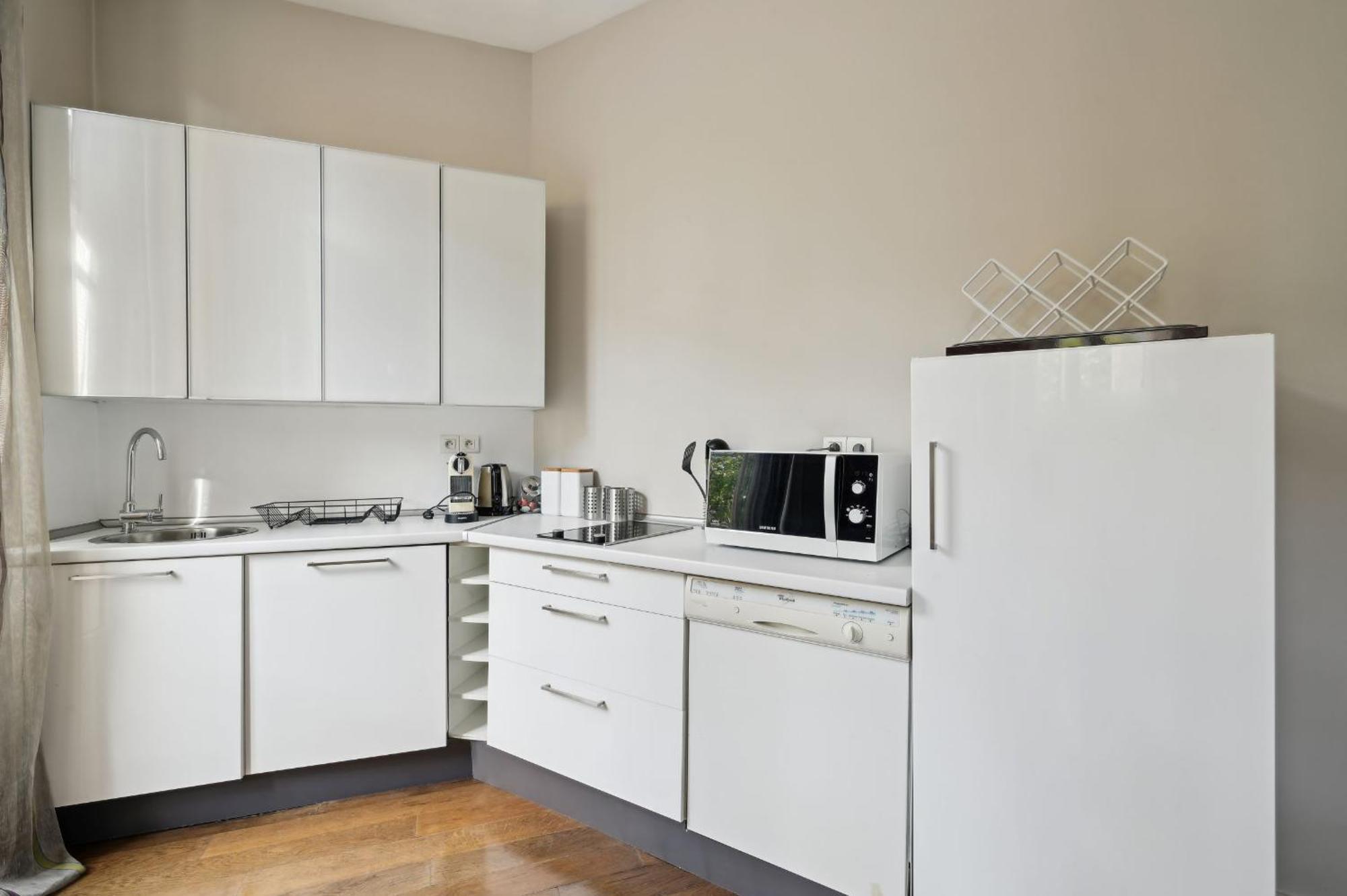 Chic Apartment Near Arc De Triomphe *